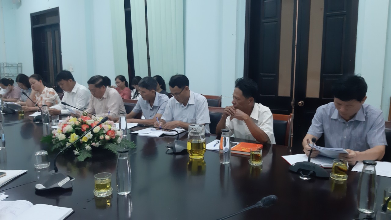 Toàn cảnh họp